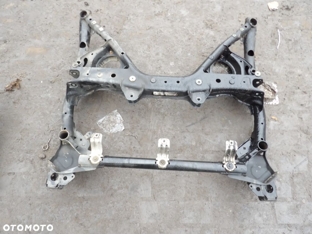 BMW - F20 , F30 - WÓZEK , SANKI , BELKA - PRZÓD - BEZ PODUSZEK - 4