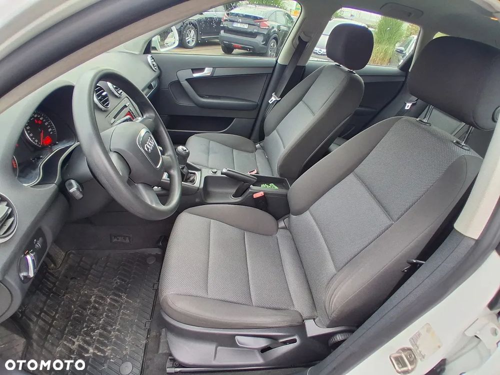 Audi A3 Sportback 1.6 Attraction - 10