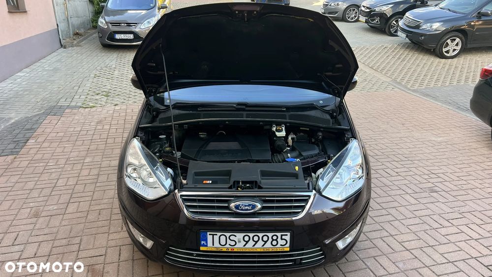 Ford Galaxy 2.0 Ghia - 34
