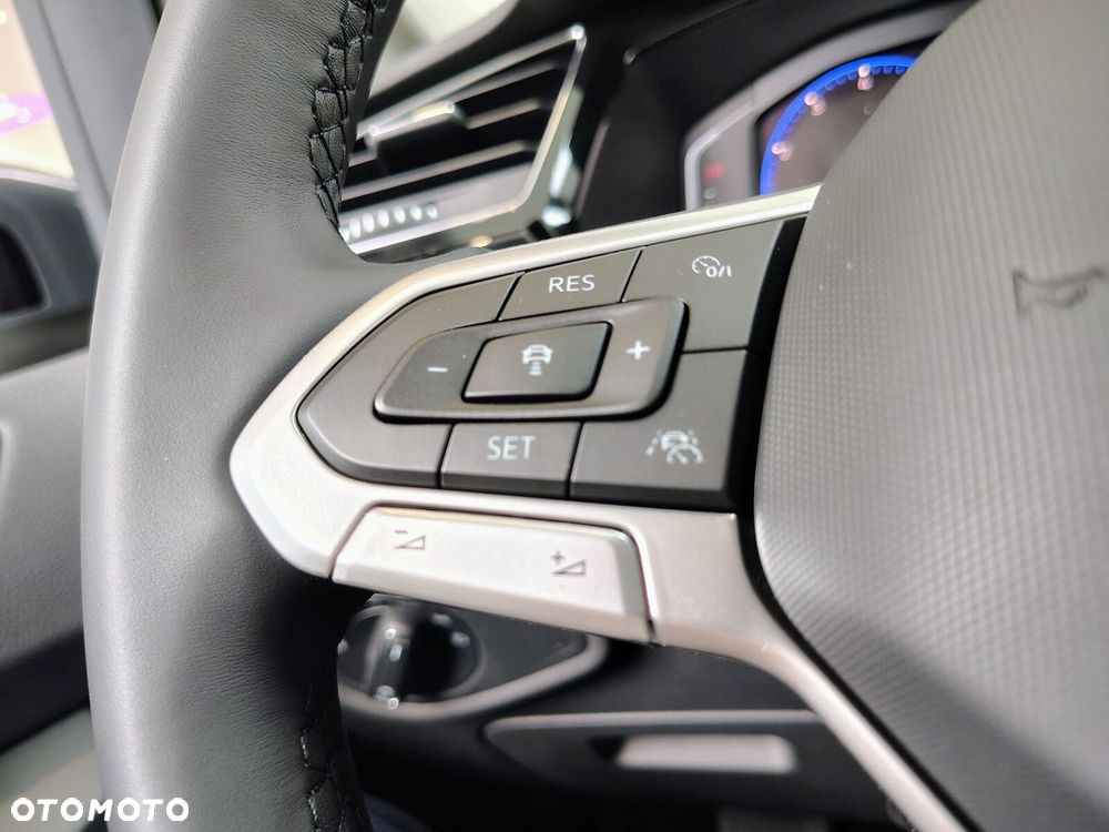 Volkswagen Touran - 14