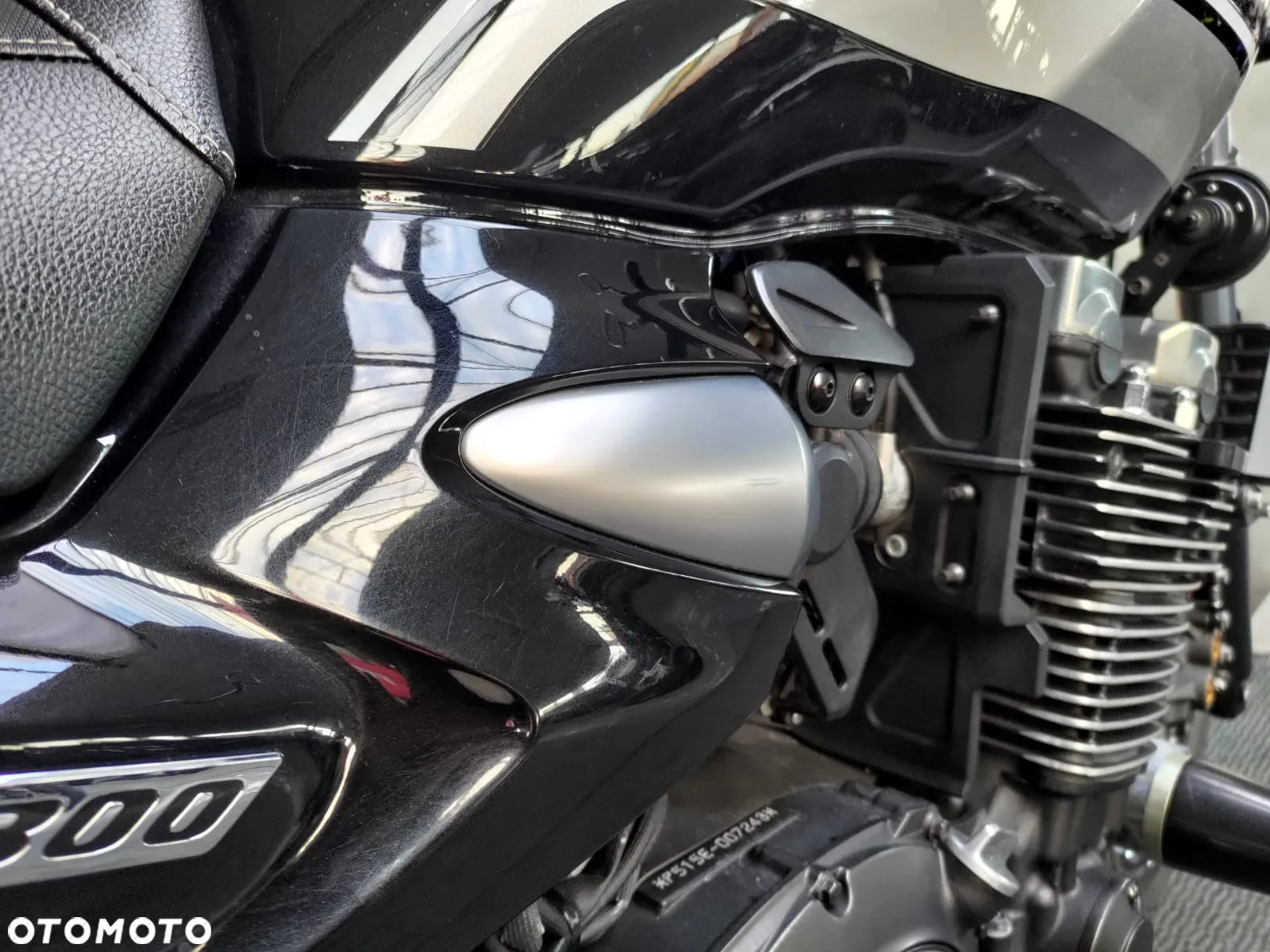 Yamaha XJR - 24