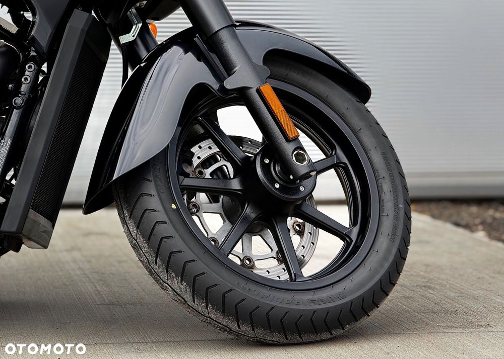 Suzuki Boulevard - 8