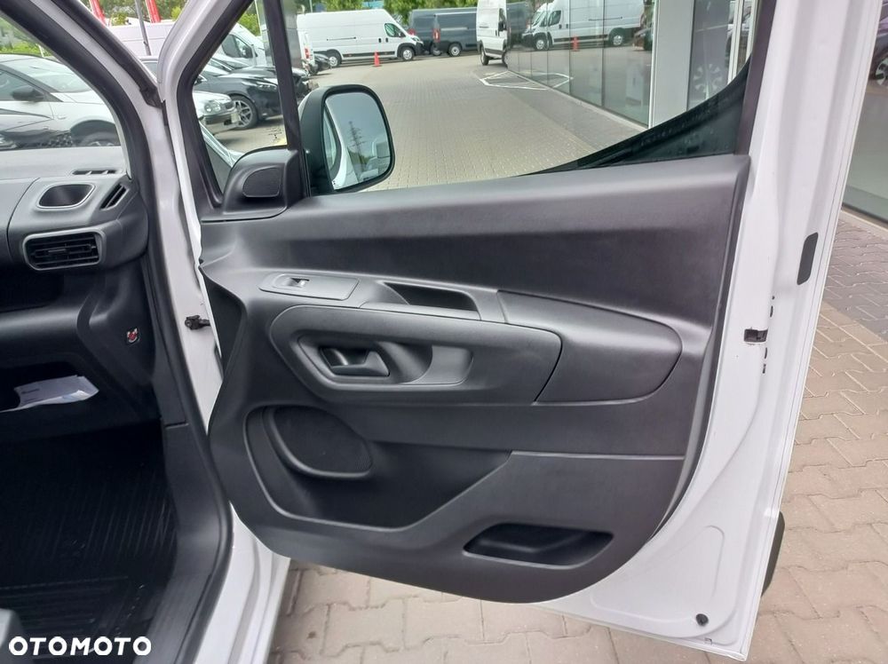 Toyota Proace City - 24