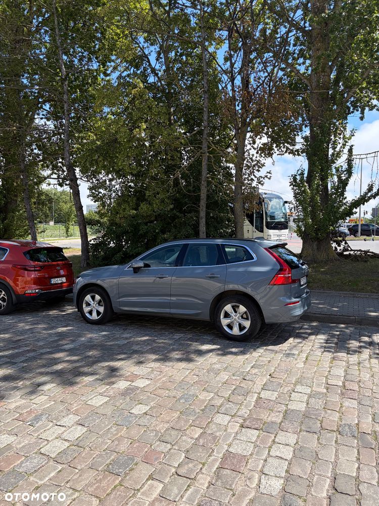 Volvo XC 60 B4 D Essential - 19