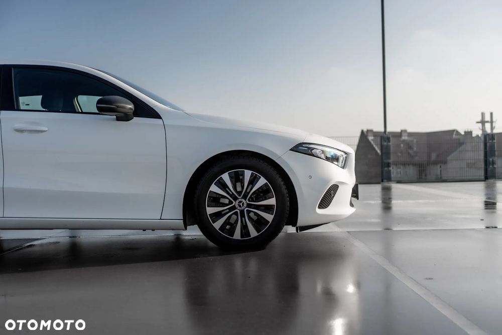 Mercedes-Benz Klasa A 180 Style 7G-DCT - 32