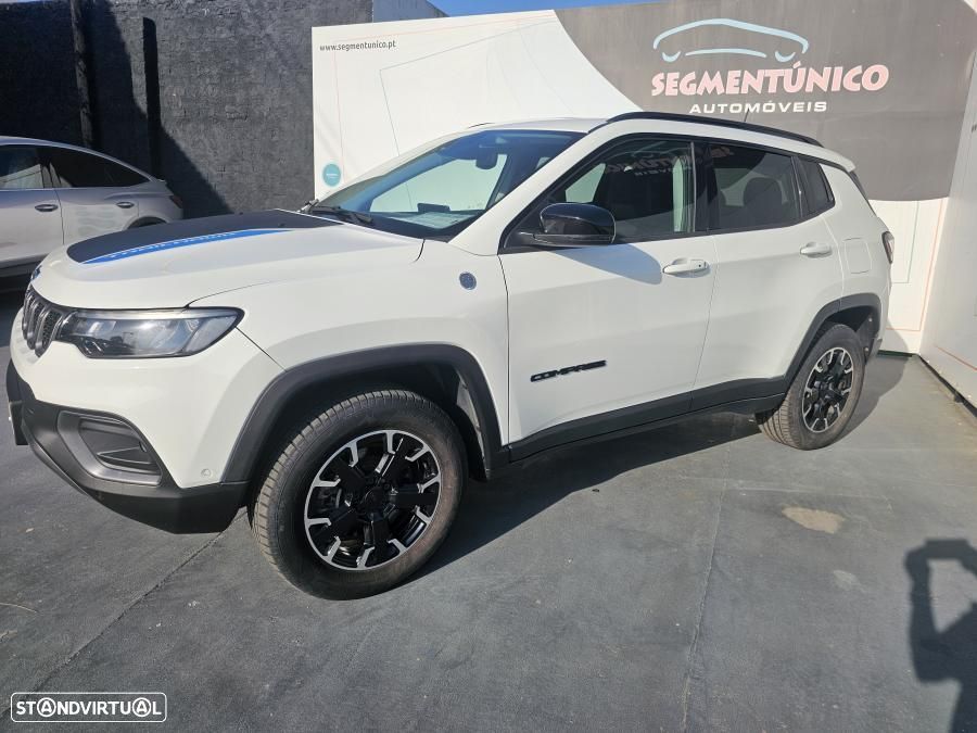 Jeep Compass 1.3 TG Trailhawk - 3