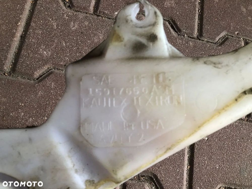 CADILLAC ESCALADE III 6,2 V8 2006-2014 ZBIORNICZEK PŁYNU DO SPRYSKIWACZY SILNICZ - 3