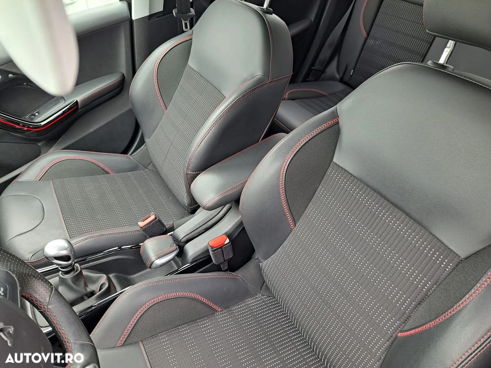 Peugeot 2008 PureTech 130 Stop&Start GT-Line Edition - 24