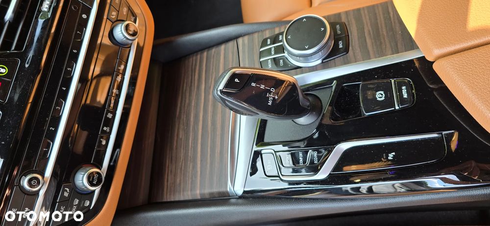 BMW Seria 5 518d Luxury Line sport - 30