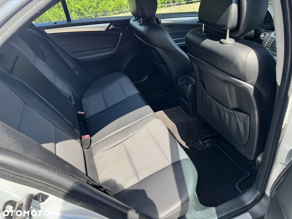 Mercedes-Benz Klasa C 180 Kompressor Automatik Avantgarde Sport Edition - 10