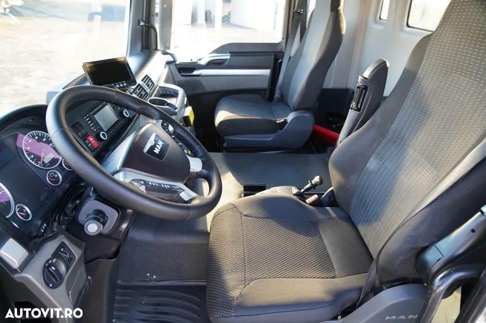 MAN TGS 26.440 / AUTOCARNIER / MARREL AL TAM 20U / 20 T / 6x2 / PUNTE DE DIRECȚIE RIDICABILĂ / ANVELOPE 100% / EURO 6 - 31