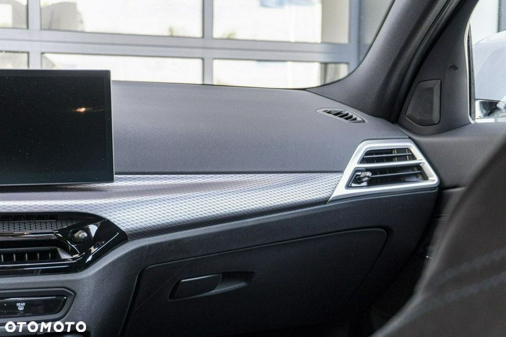BMW Seria 3 320i - 23