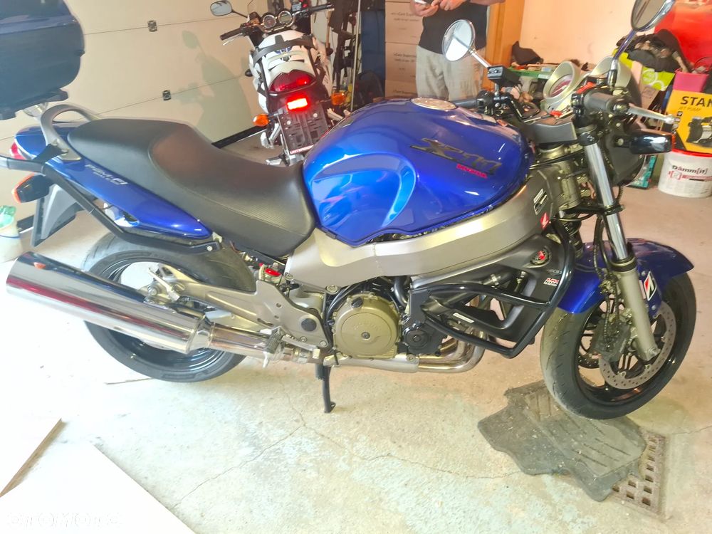 Honda X11 - 35