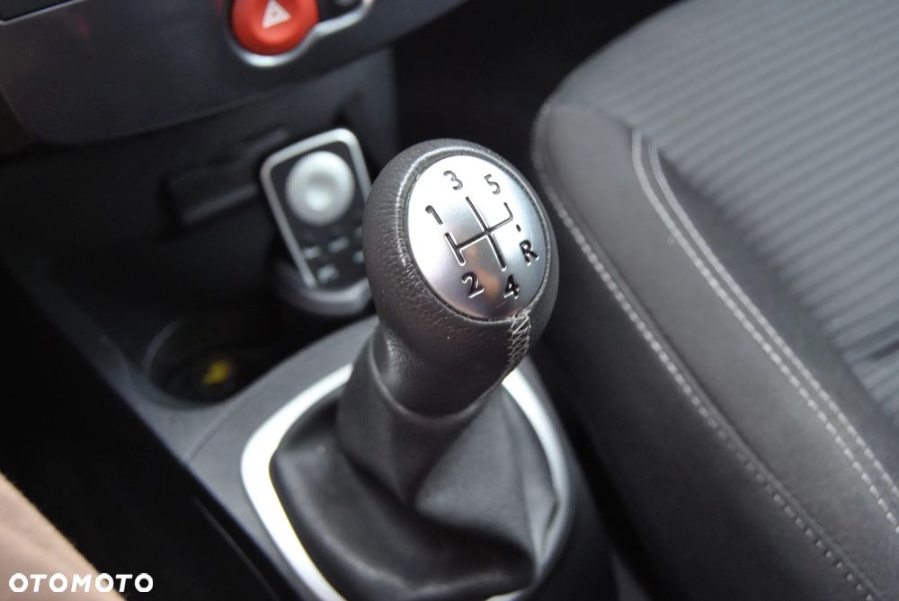 Renault Clio 1.2 16V Limited EU6 - 34