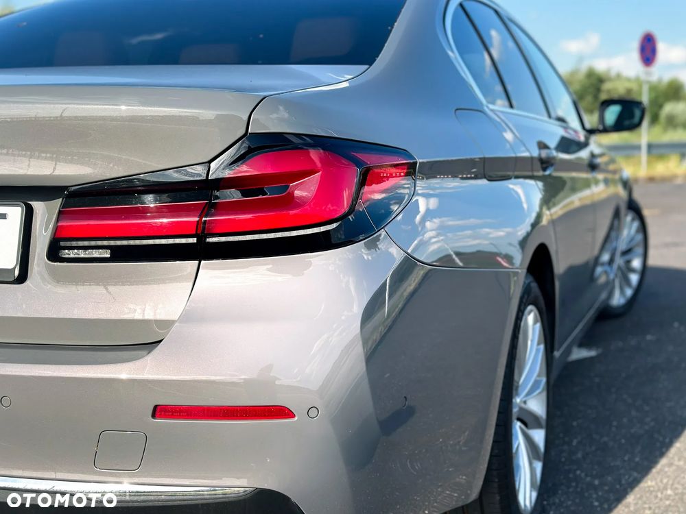 BMW Seria 5 530i xDrive mHEV Luxury Line - 27