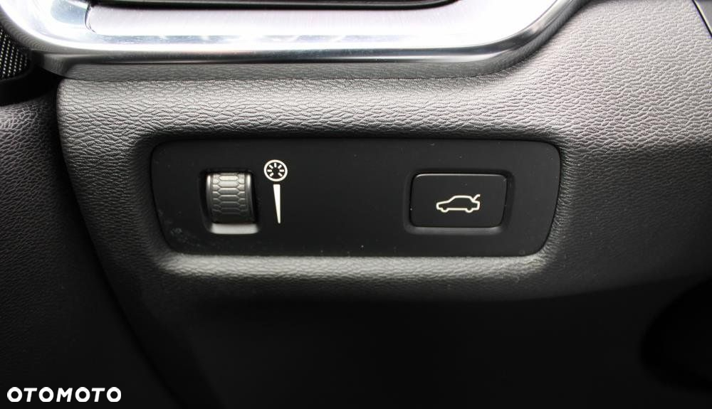 Volvo V60 Cross Country - 14