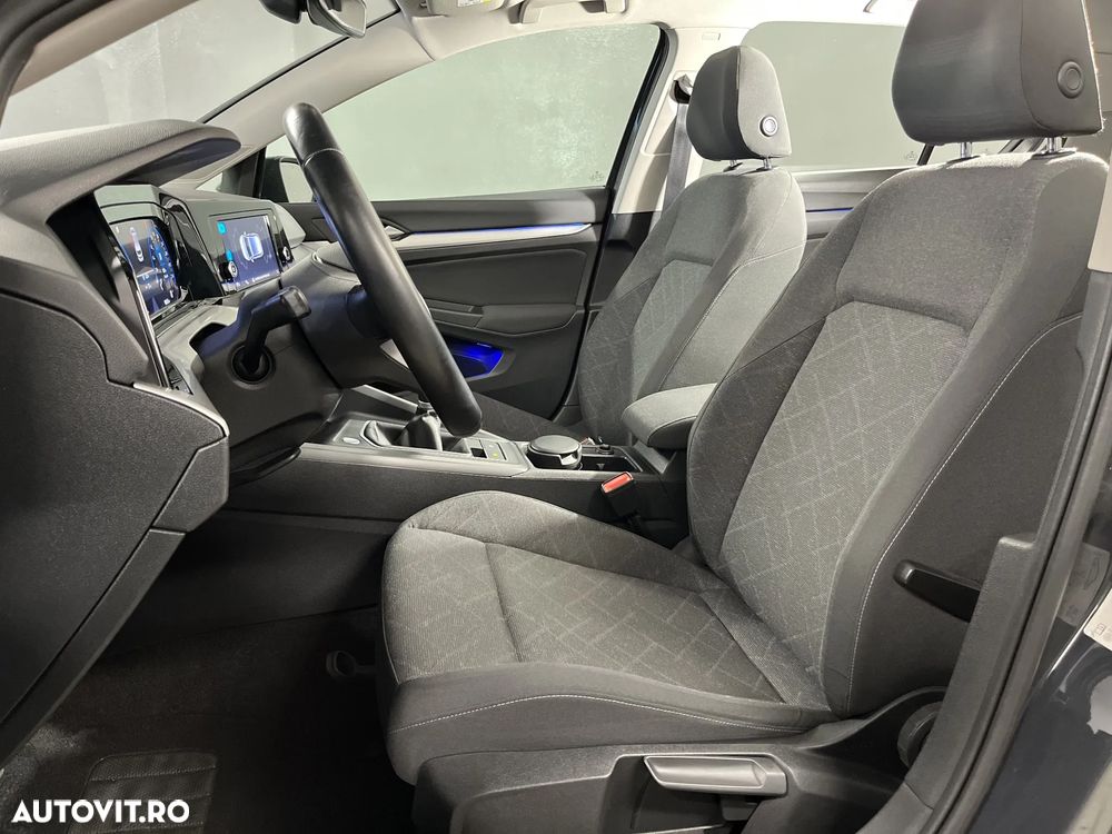 Volkswagen Golf - 11