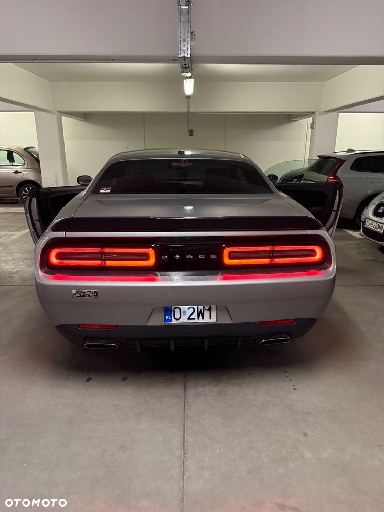 Dodge Challenger - 24
