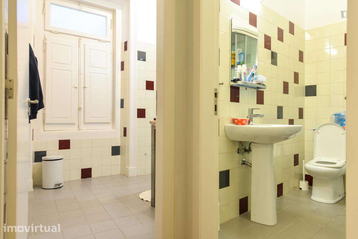 Quarto - localizado em Intendente Lisbon - Grande imagem: 4/22