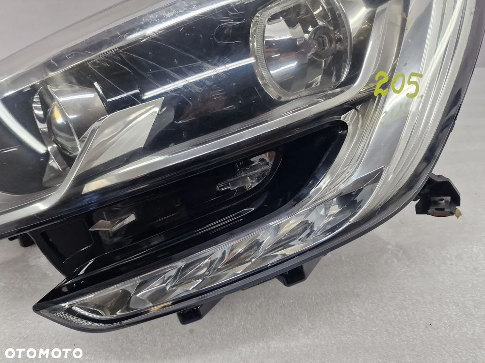 RENAULT MEGANE 4 IV 16- LEWA LAMPA PRZEDNIA PRZÓD SOCZEWKA + LED , NR 260603157R , NR AUKCJI LA205 - 8