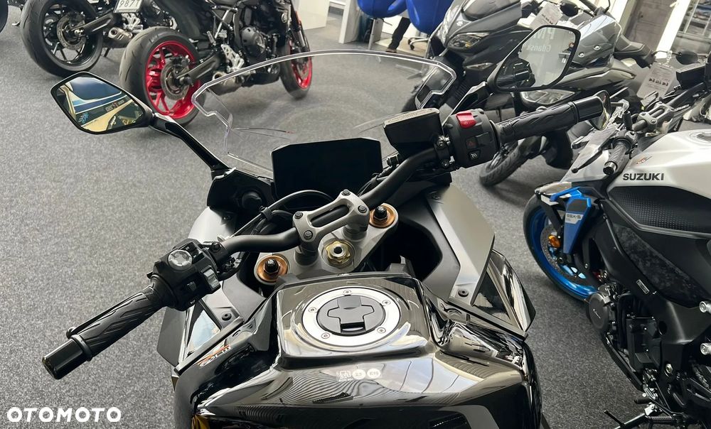 Suzuki GSX 1000 - 11