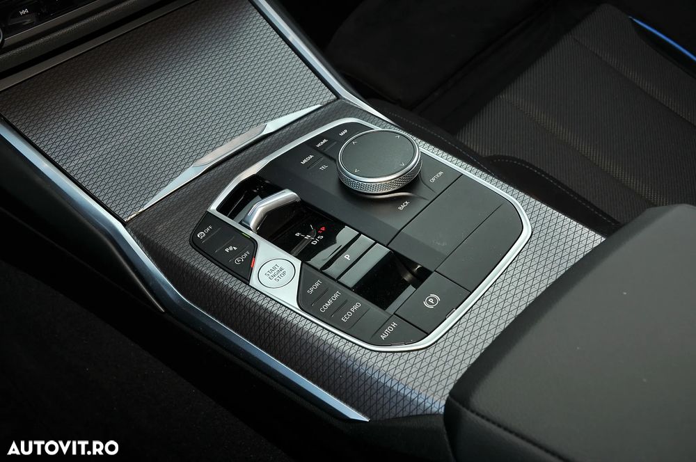 BMW Seria 3 320i AT - 39