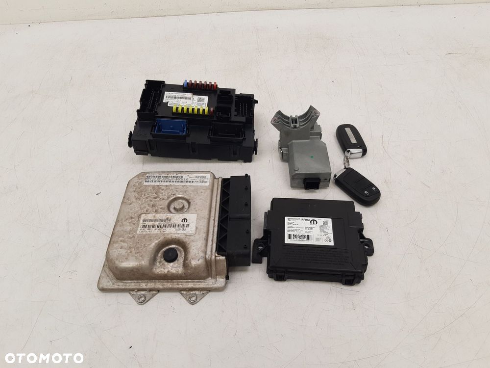 Komputer sterownik silnika zestaw Jeep Compass II 1.4 MultiAir 68417620AA - 1