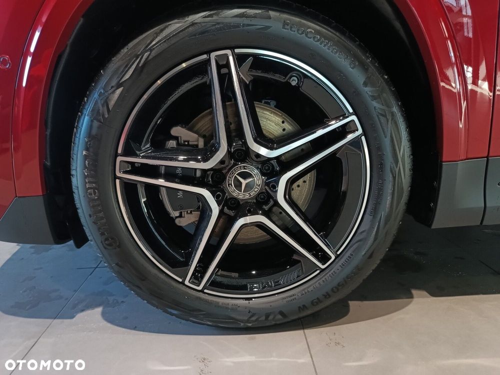 Mercedes-Benz GLA - 10