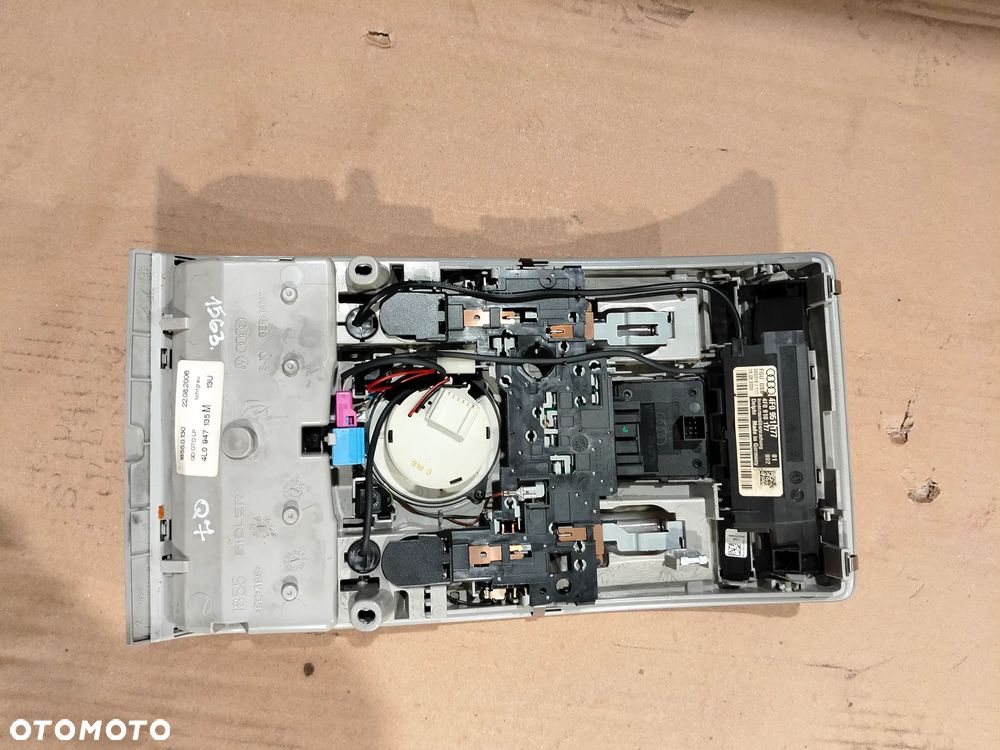 Lampka podsufitki Audi Q7 - 4