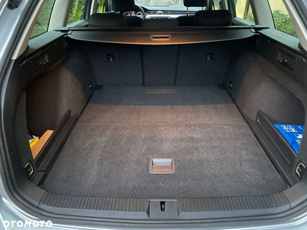 Volkswagen Passat - 18