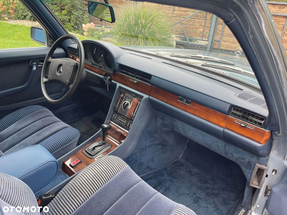 Mercedes-Benz 280 - 8