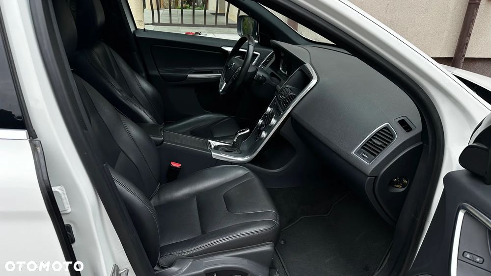 Volvo XC 60 D4 AWD Summum - 16