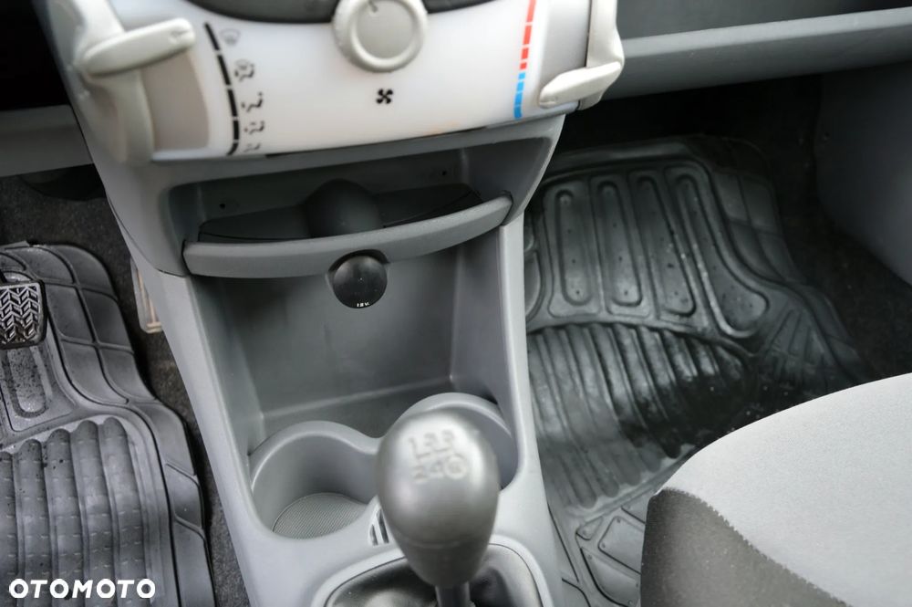 Peugeot 107 1.0 Happy - 21