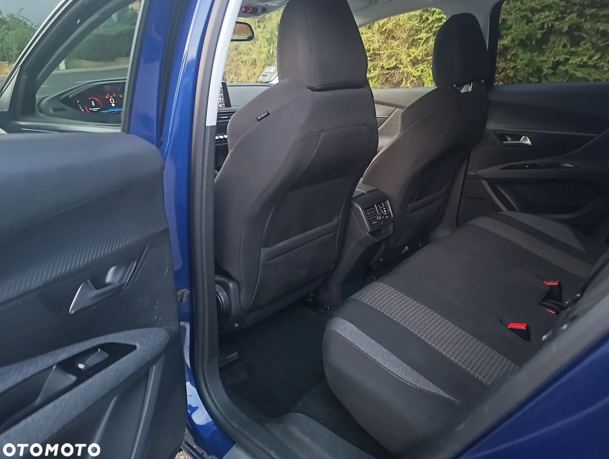 Peugeot 3008 1.5 BlueHDi Allure S&S - 8