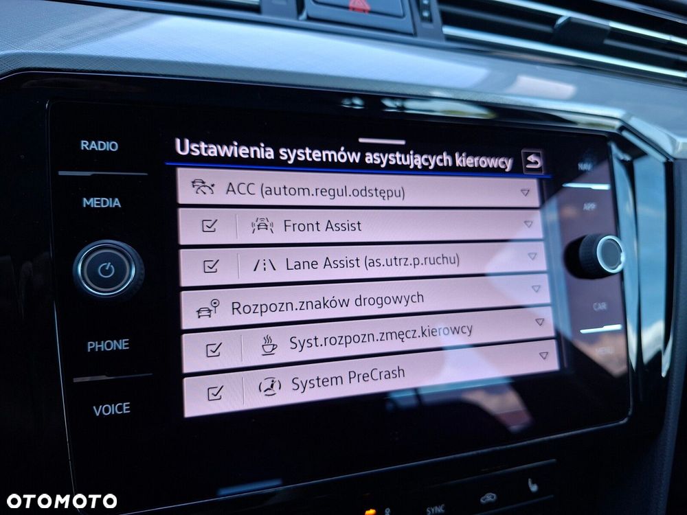 Volkswagen Passat - 23