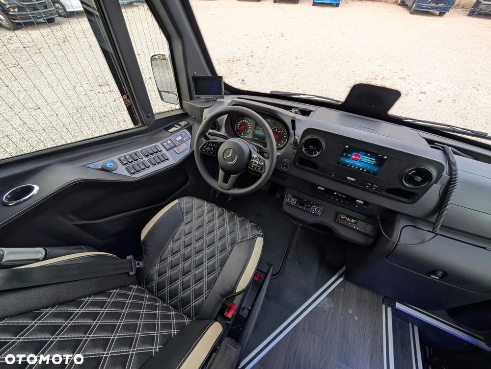 Mercedes-Benz Sprinter 519 - 19
