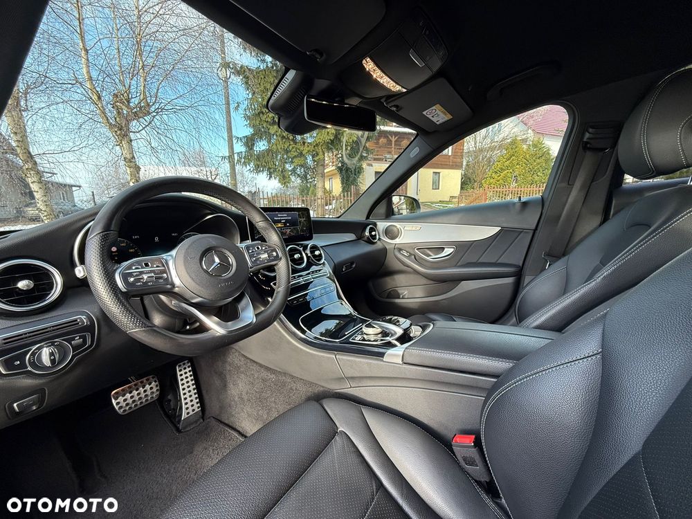 Mercedes-Benz Klasa C 180 9G-TRONIC AMG Line - 18