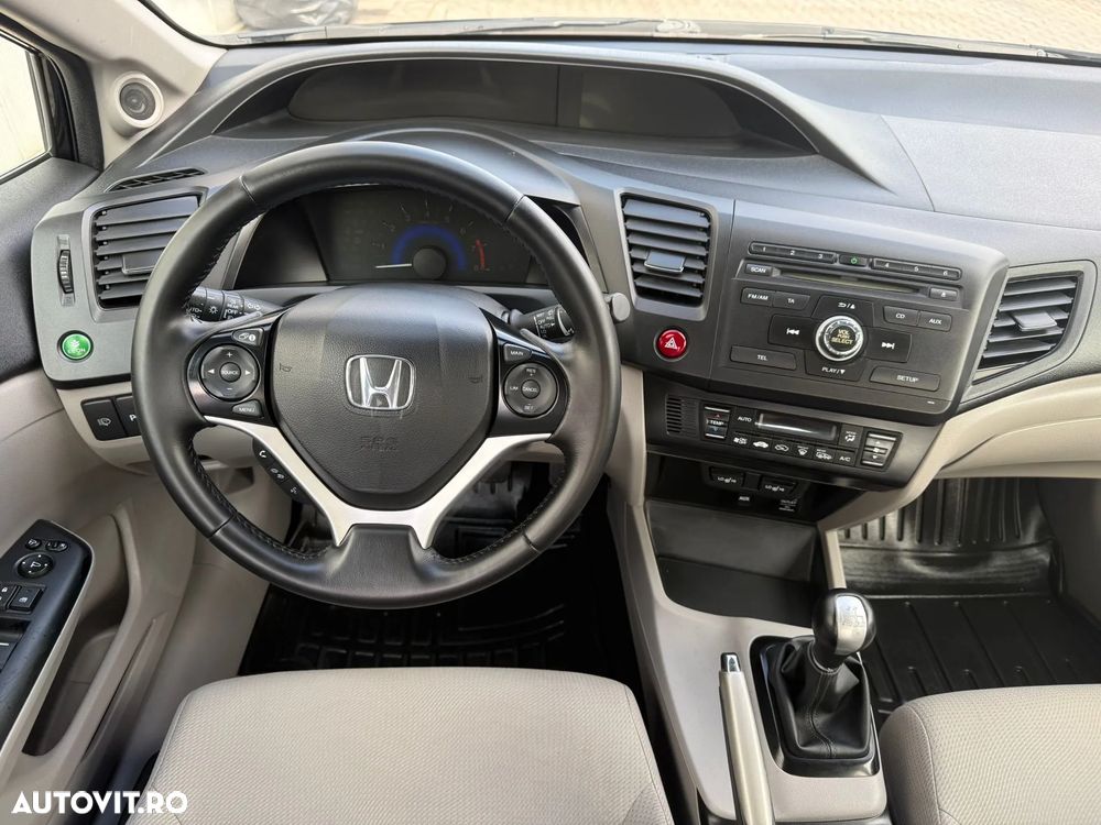 Honda Civic 1.8 MT LS - 13