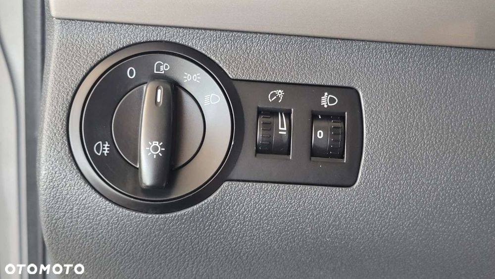 Volkswagen Touran - 14