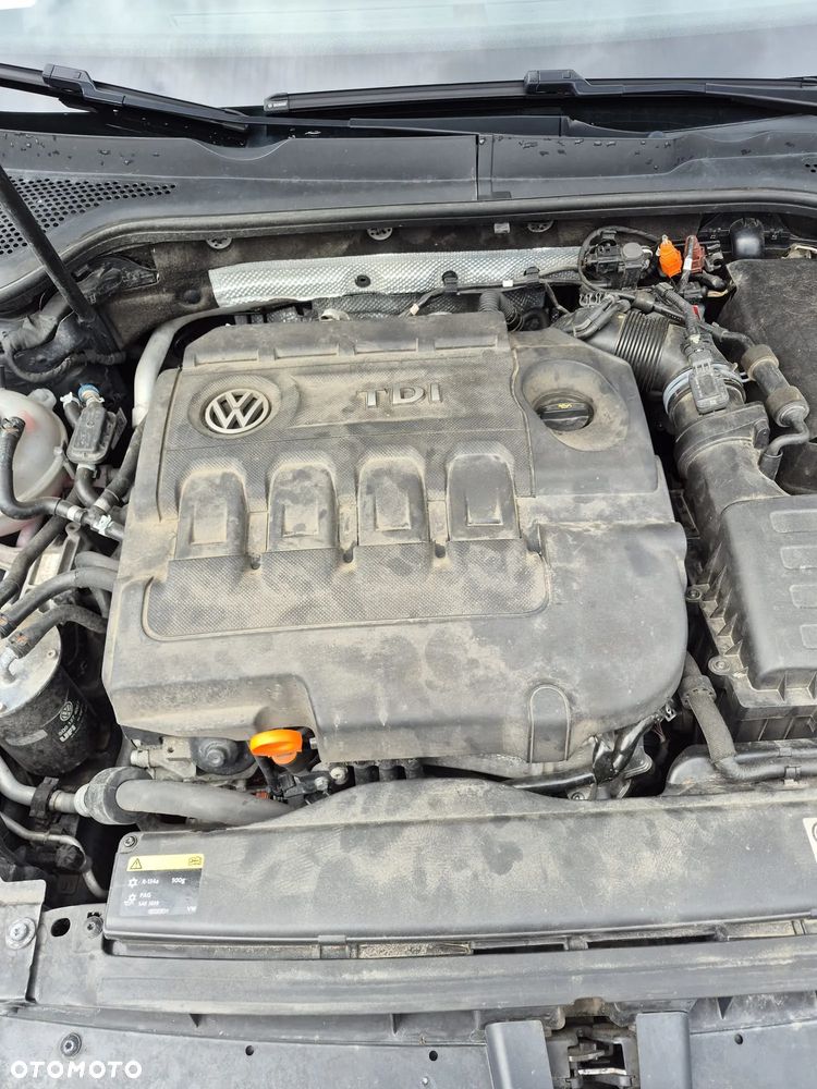 Volkswagen Golf 1.6 TDI DPF DSG Highline - 9