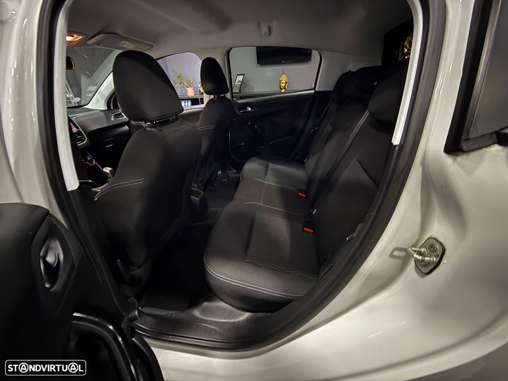 Peugeot 208 1.2 PureTech Style - 10