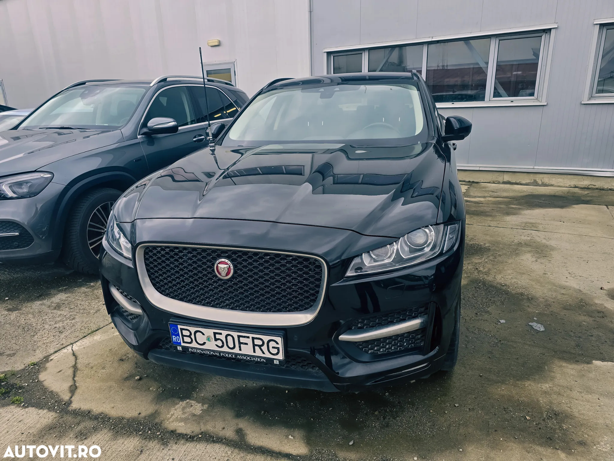 Jaguar F-Pace 25d AWD R-Sport - 2