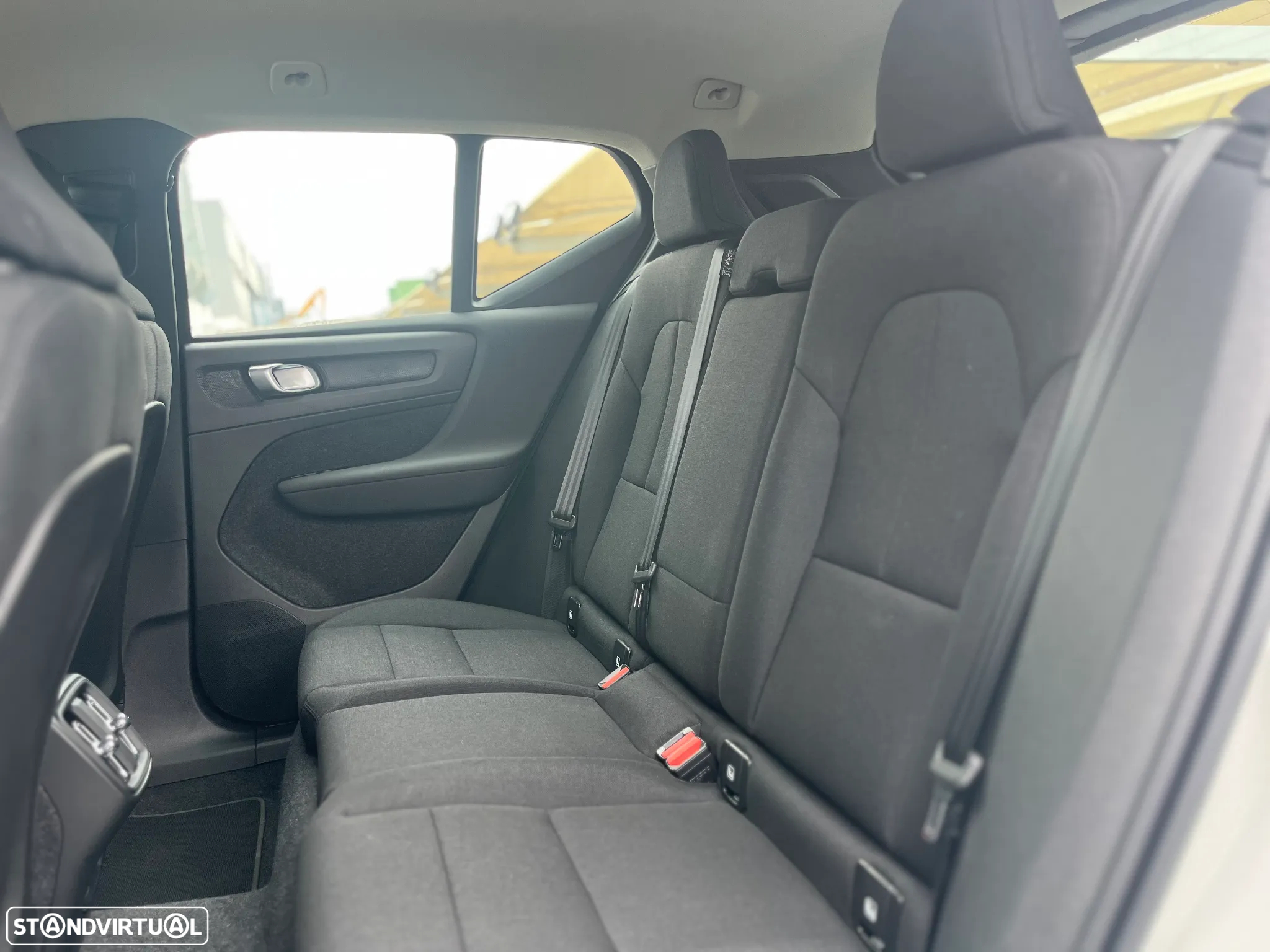 Volvo XC 40 2.0 B3 Essential - 24