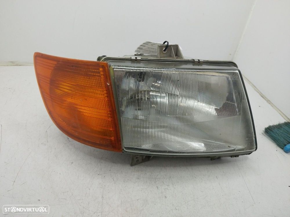 Farol/ Otica Dianteiro Dto Mercedes-Benz Vito Autocarro (638) - 7