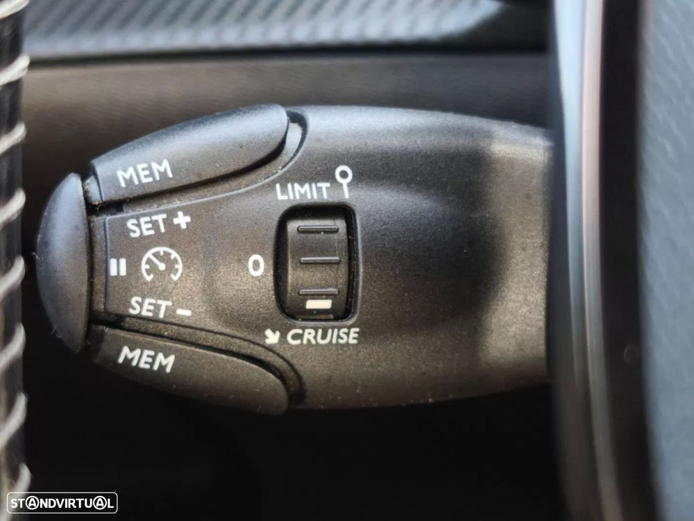 Peugeot 2008 PureTech 130 EAT8 Allure - 21