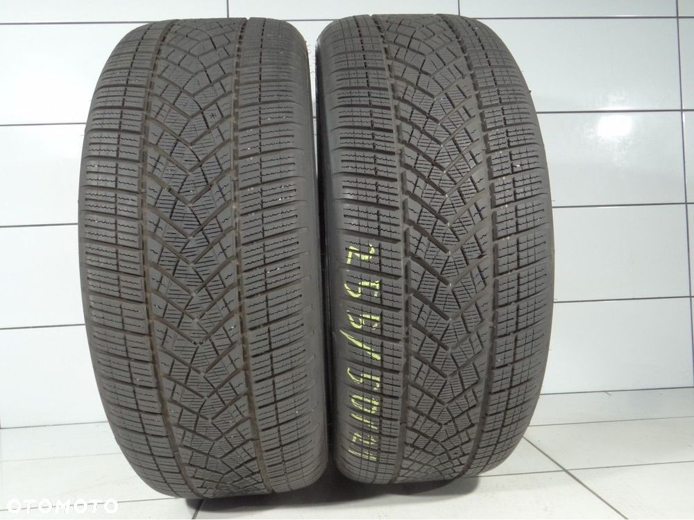 Opony zimowe 255/50R21 109H Goodyear