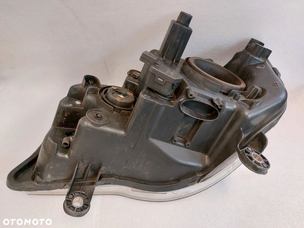 Reflektor lampa Chrysler Voyager prawy przód - 8