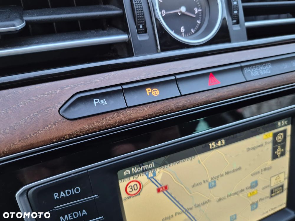 Volkswagen Passat 2.0 TDI Bi-Turbo BMT 4Mot Highline DSG - 19