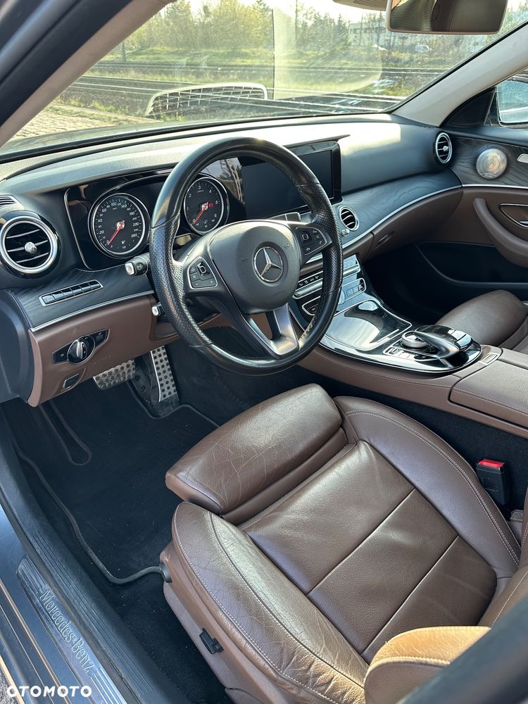 Mercedes-Benz Klasa E 220 d 4-Matic All-Terrain - 18