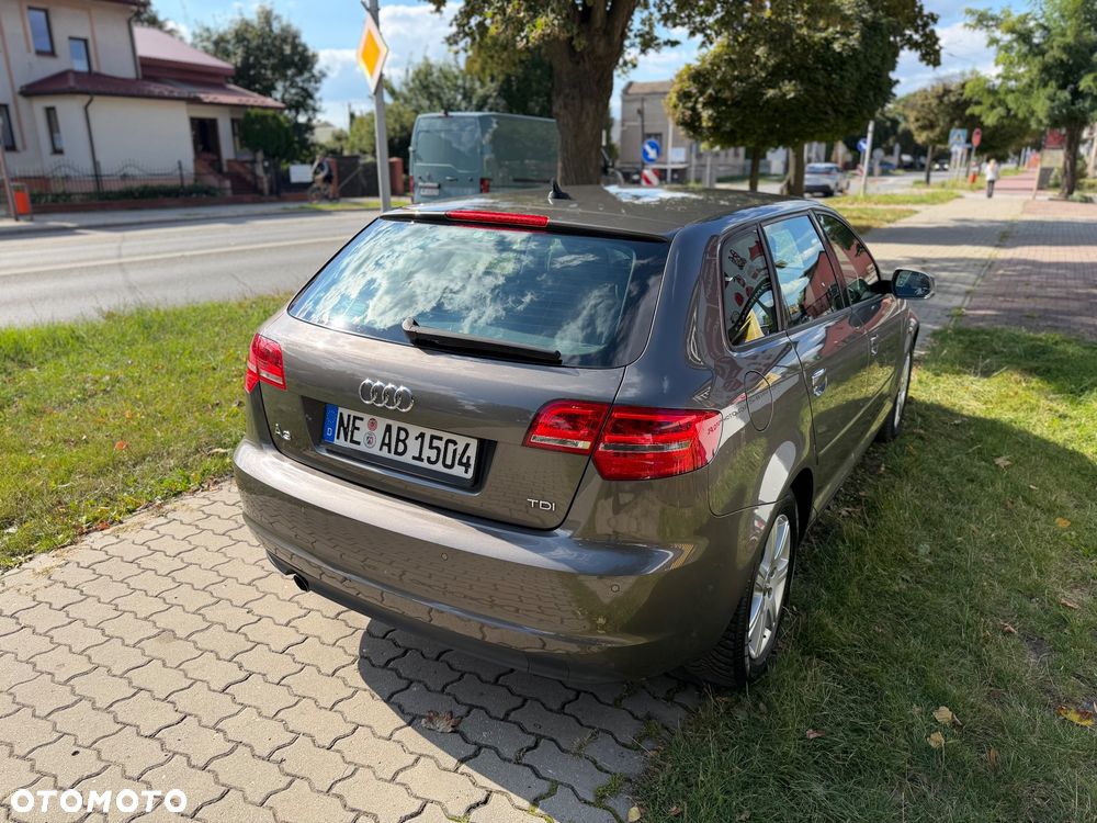 Audi A3 Sportback 2.0 TDI Ambiente - 5